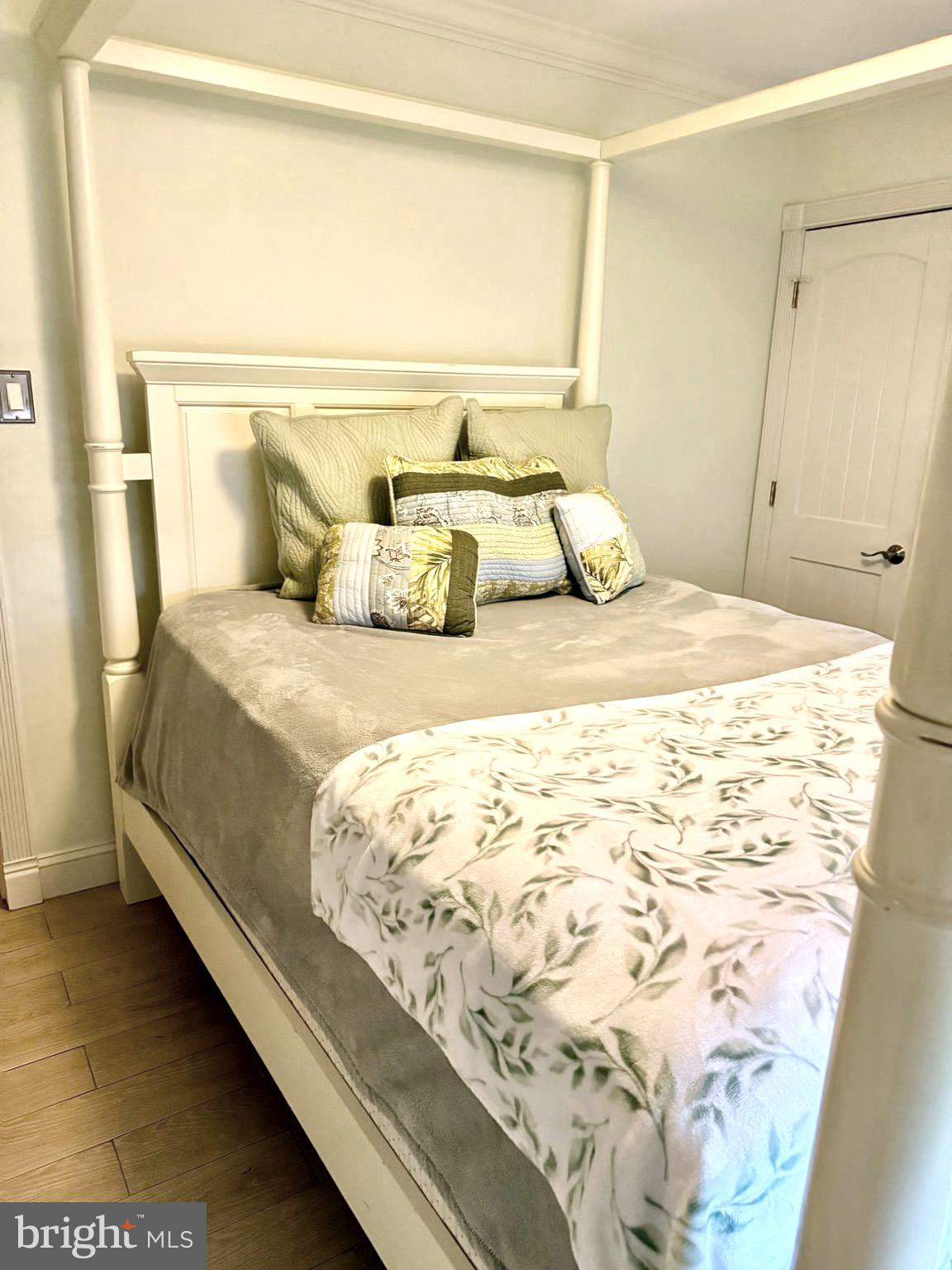 108 N SUFFOLK AVENUE