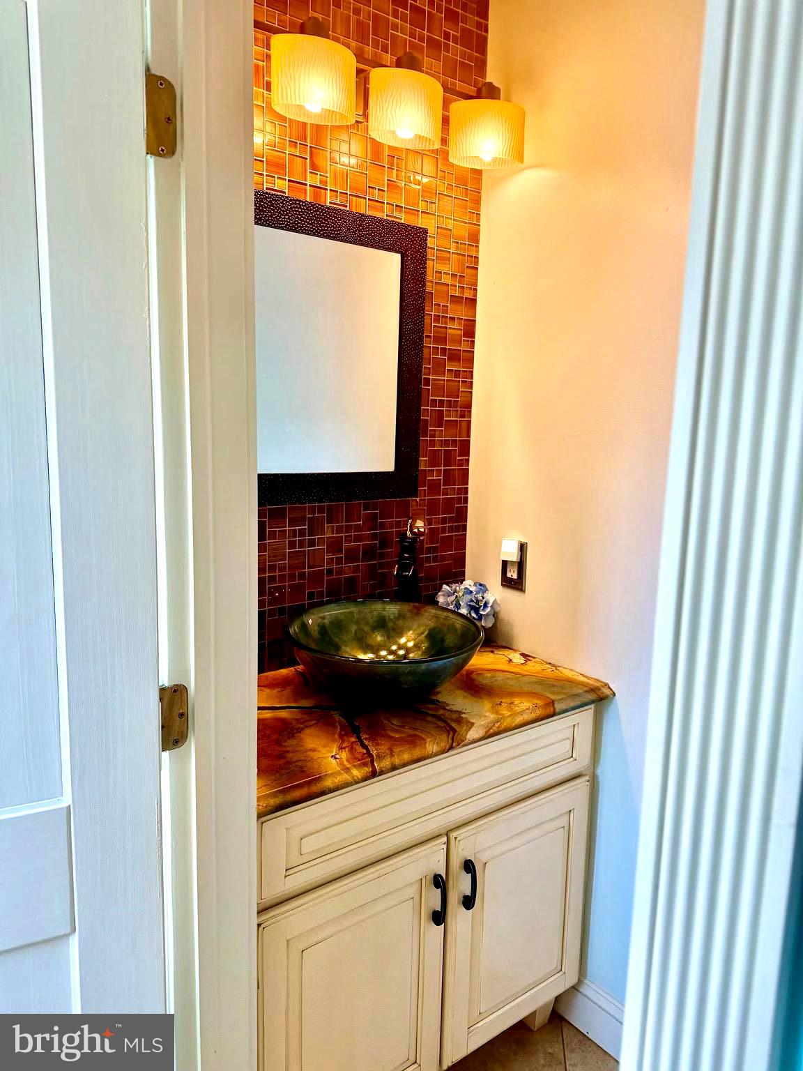 108 N SUFFOLK AVENUE