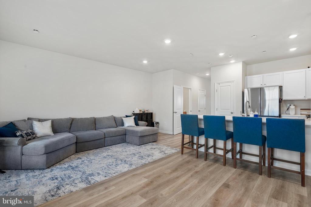 79 Alexander Way