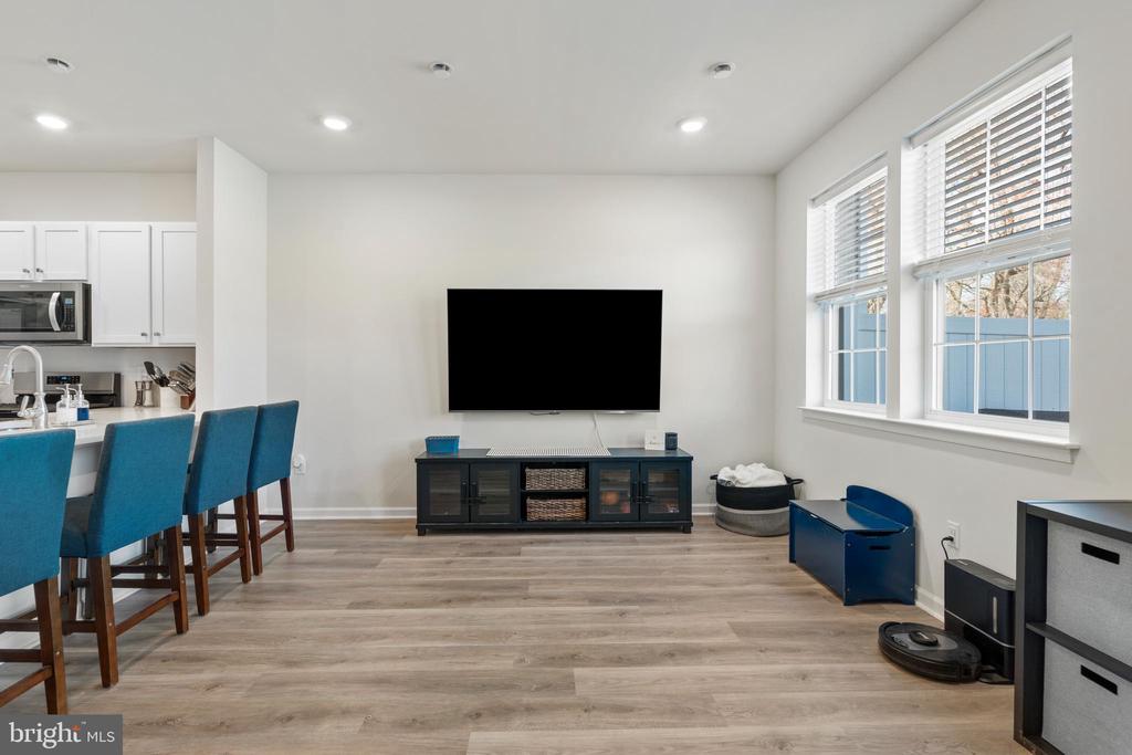79 Alexander Way