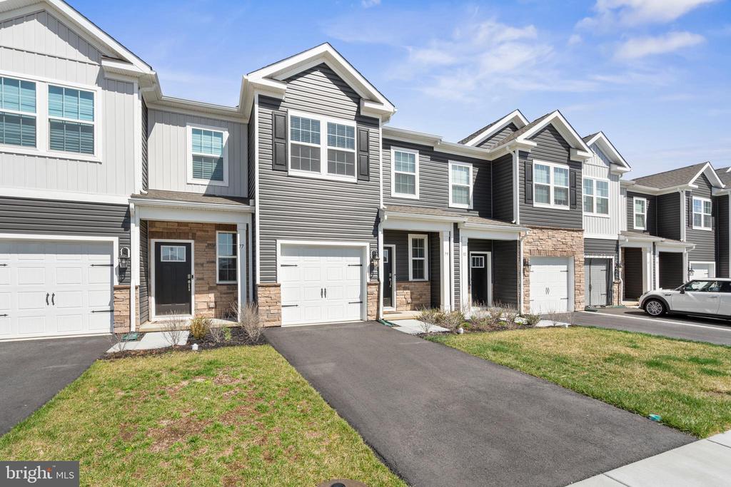 79 Alexander Way