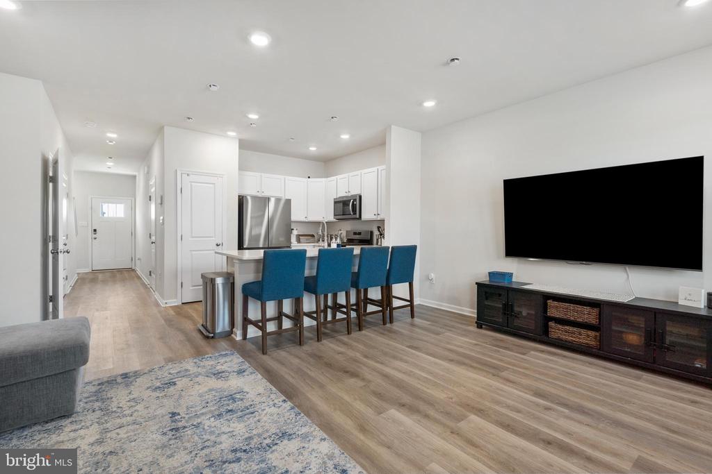 79 Alexander Way