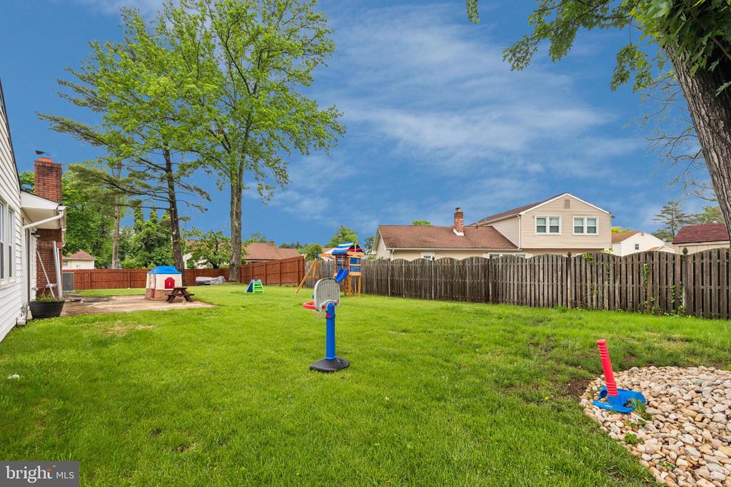 76 Torrington Ln