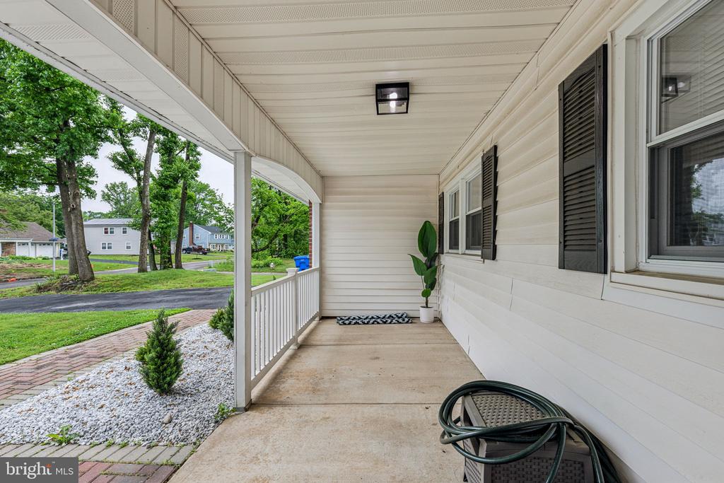 76 Torrington Ln