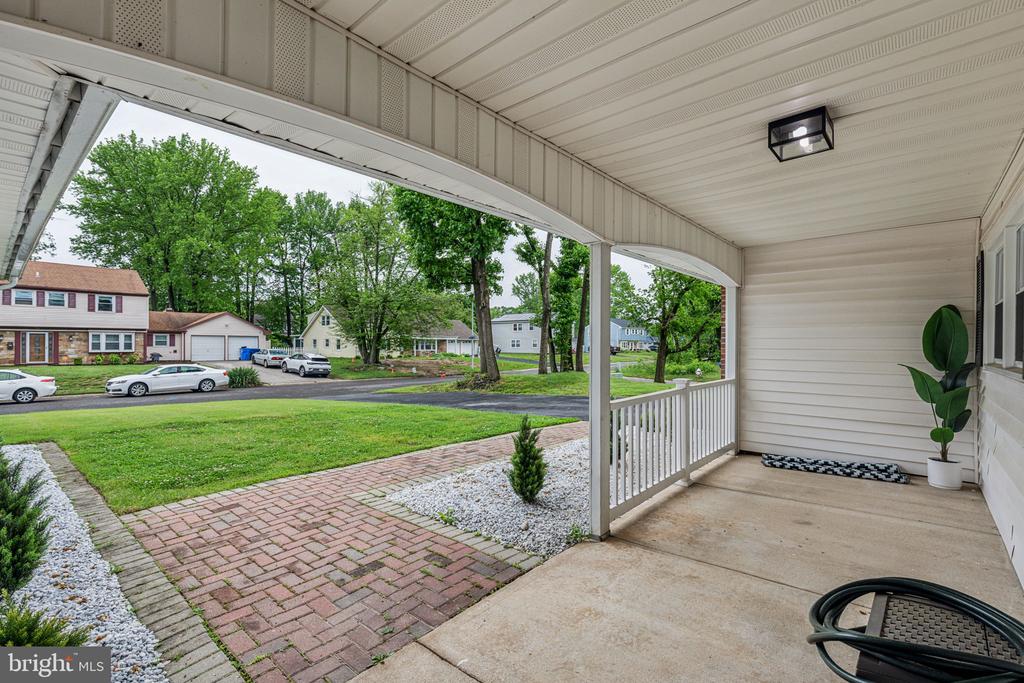 76 Torrington Ln