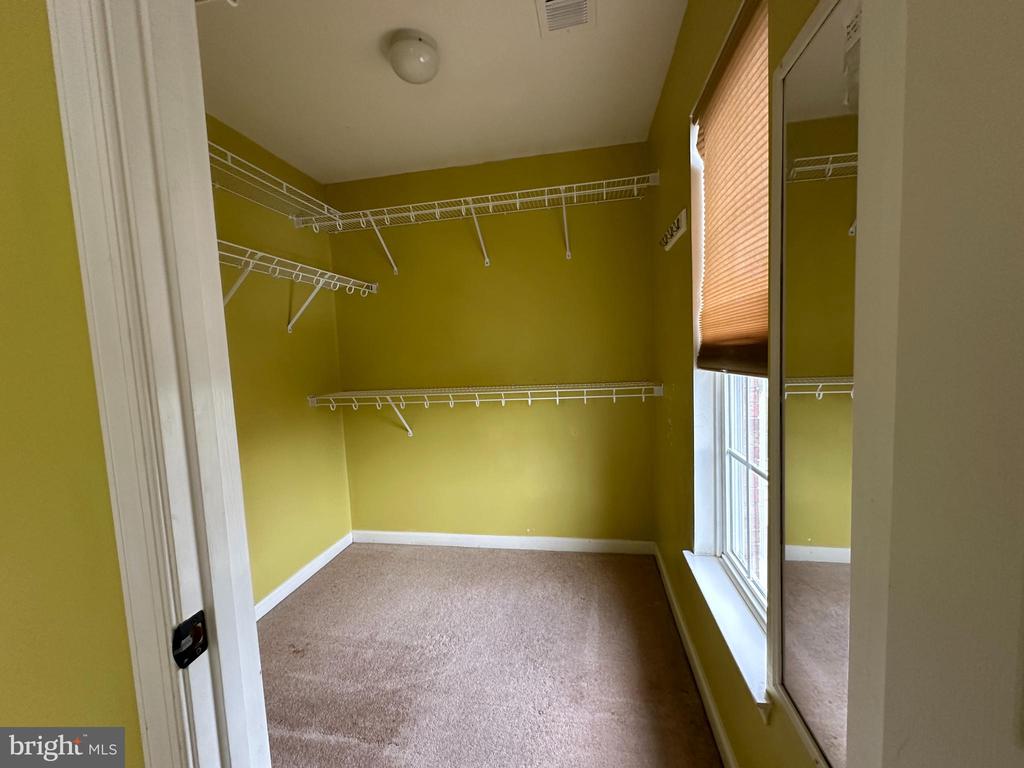 16 PEPPERMINT DRIVE