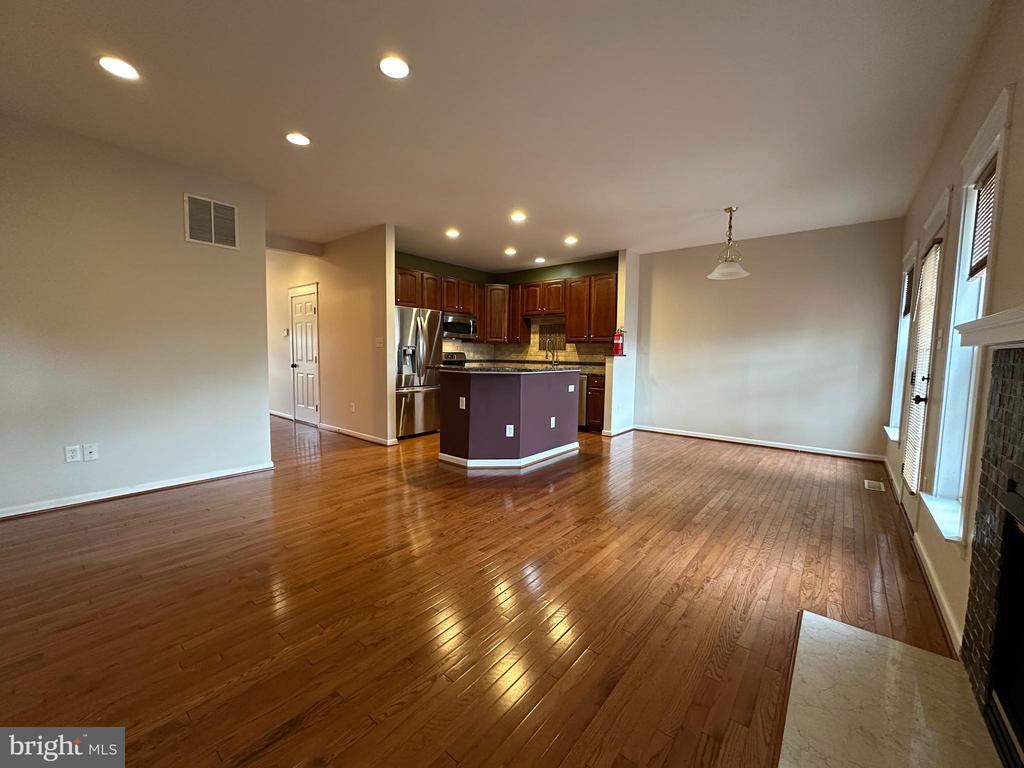 16 PEPPERMINT DRIVE