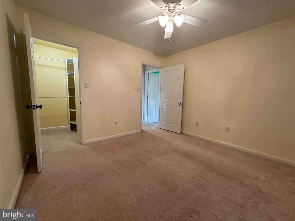 16 PEPPERMINT DRIVE