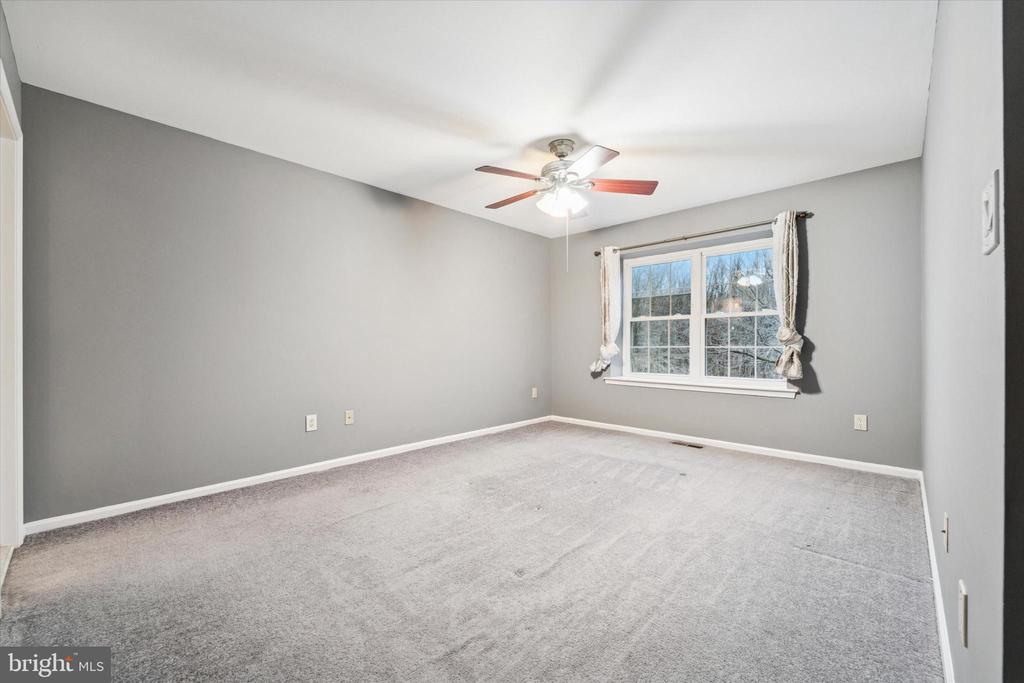 606 OSWEGO COURT