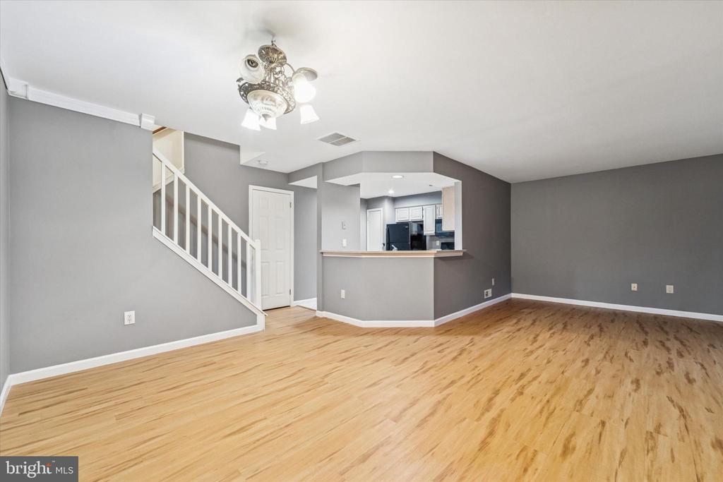 606 OSWEGO COURT