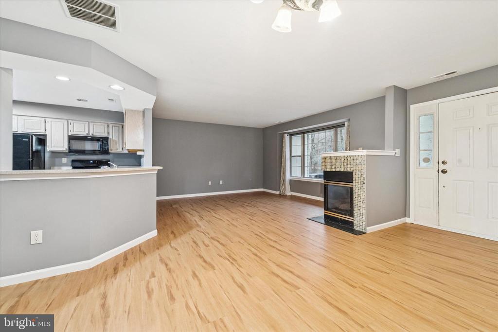 606 OSWEGO COURT