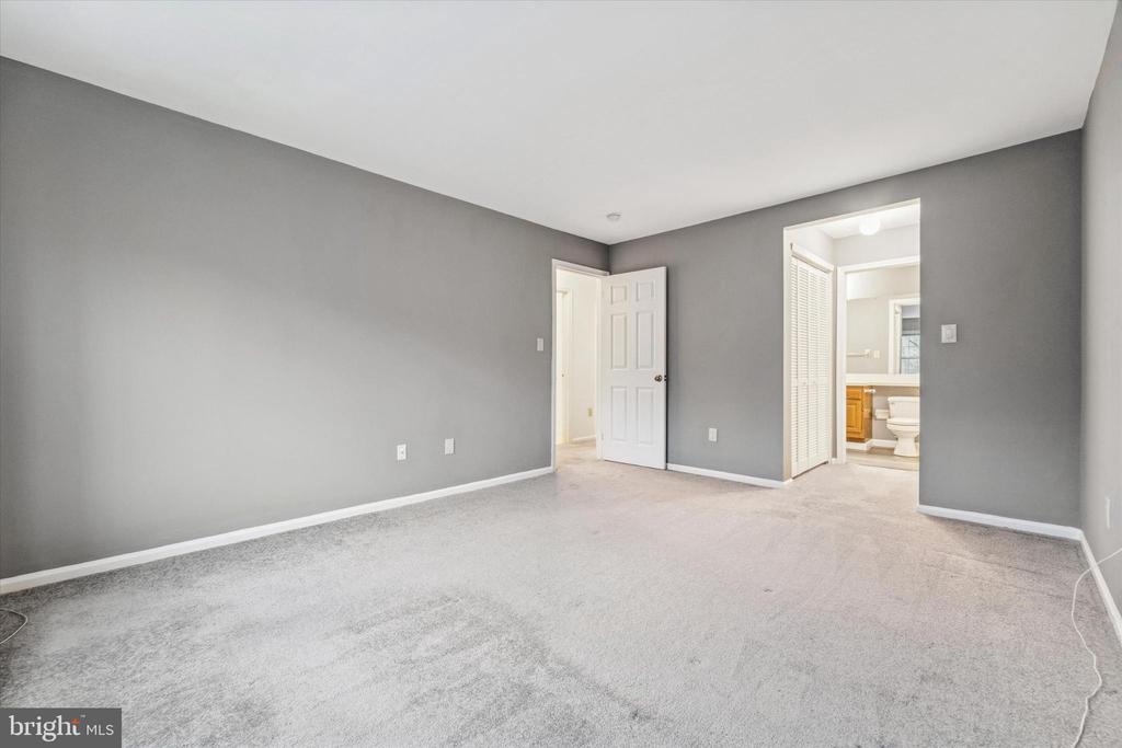 606 OSWEGO COURT