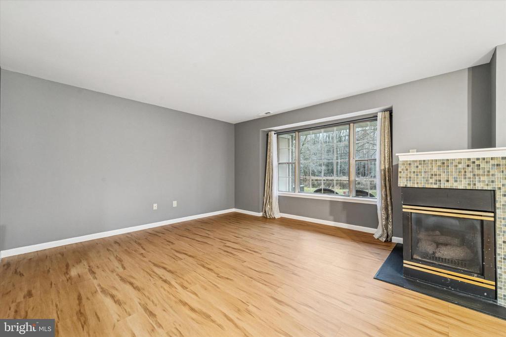 606 OSWEGO COURT
