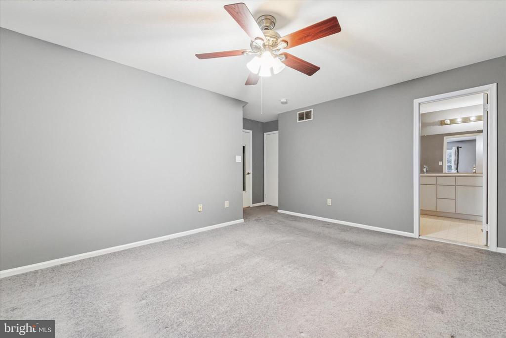606 OSWEGO COURT