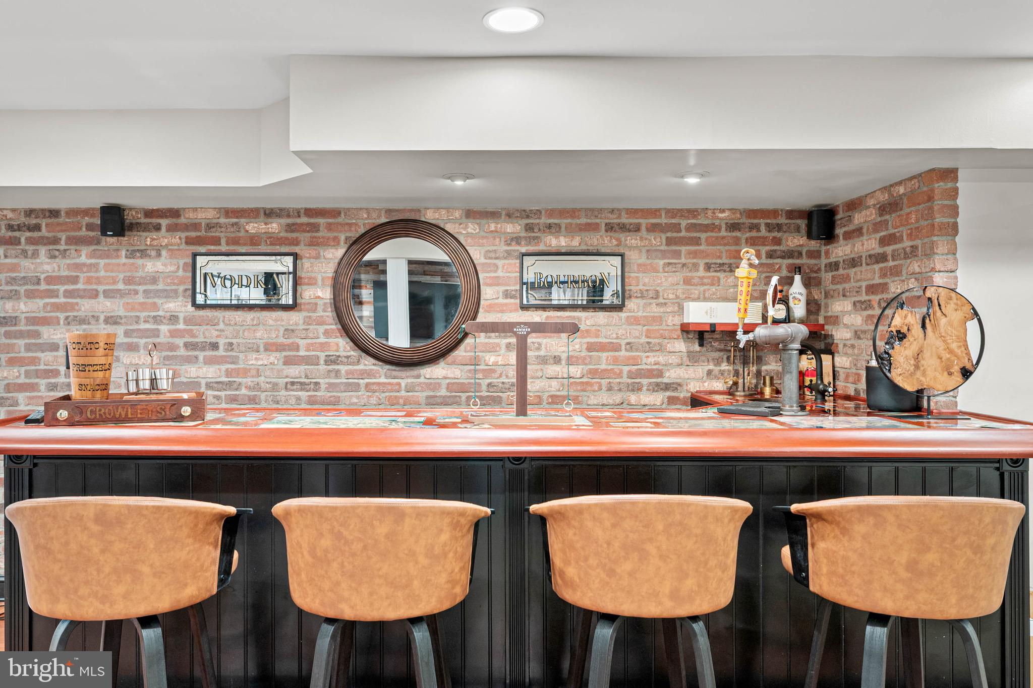 112 HILLSIDE LANE