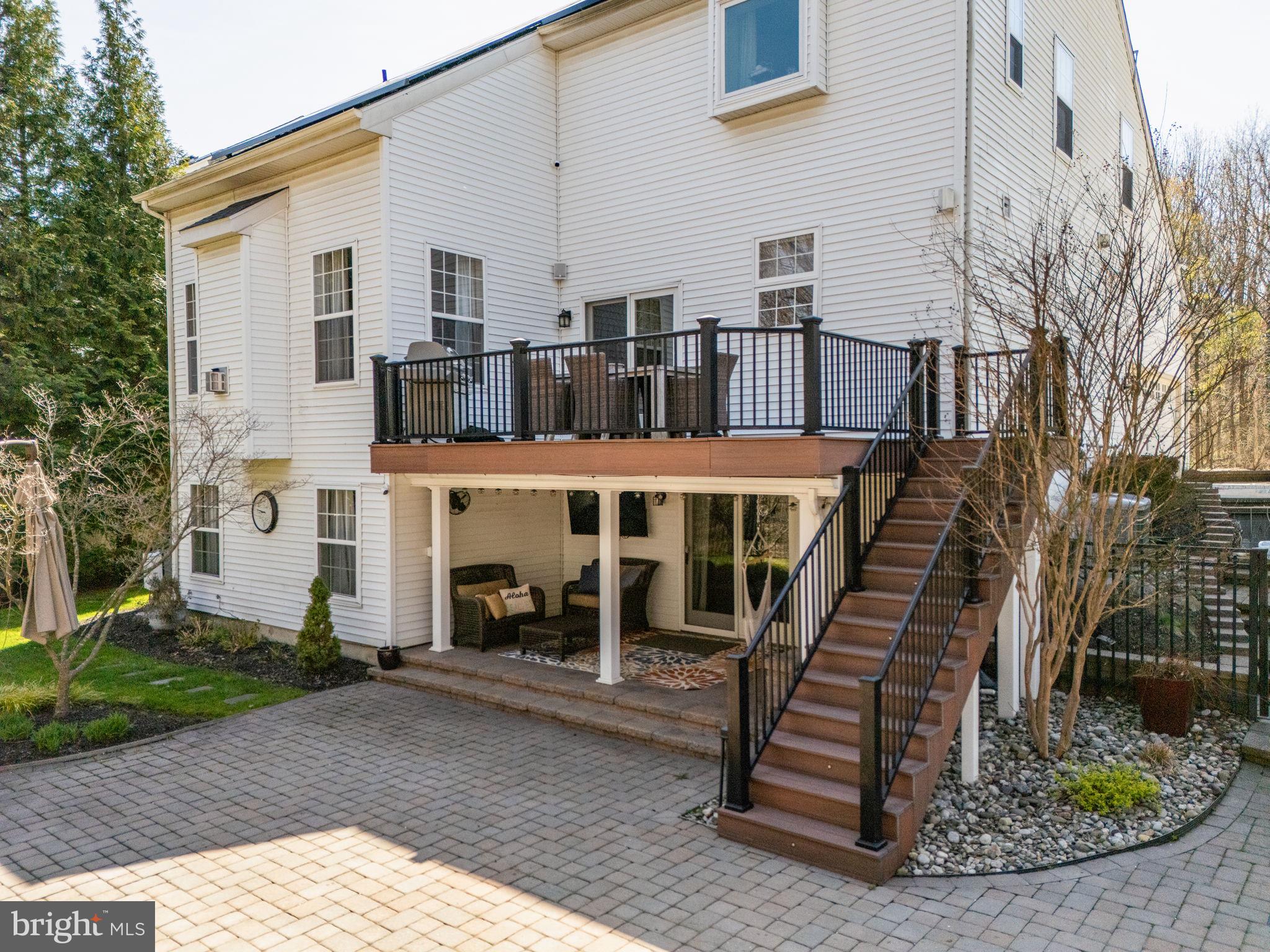 112 HILLSIDE LANE