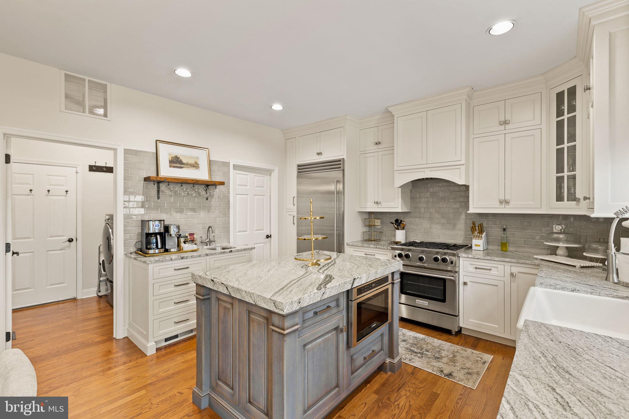 112 HILLSIDE LANE