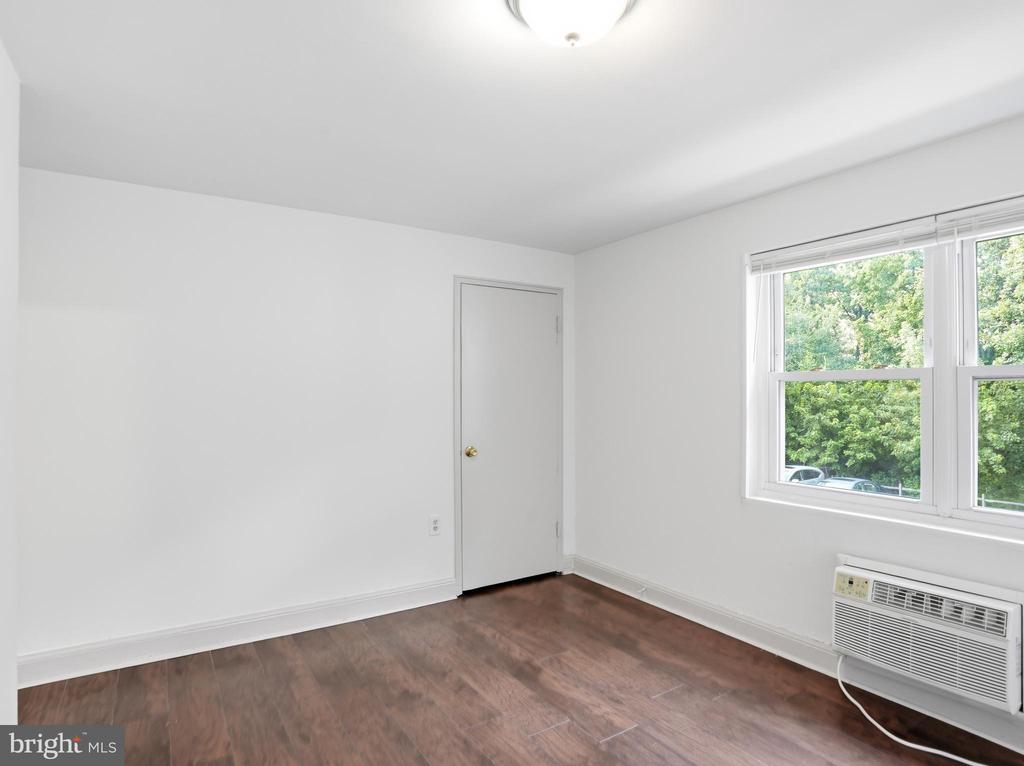 101 E CAMDEN AVENUE Unit: 16