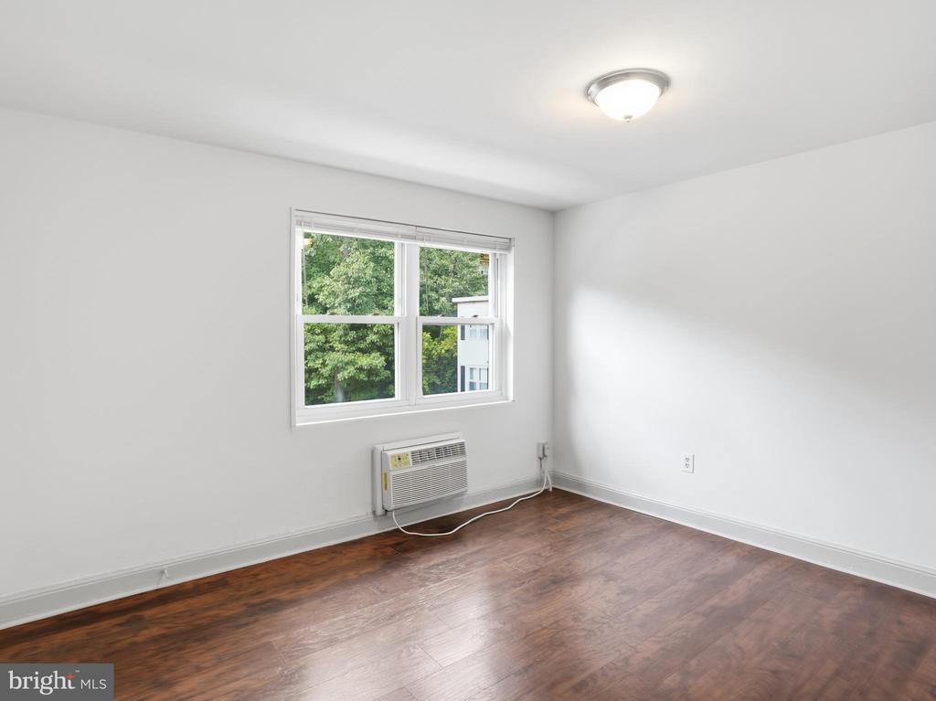 101 E CAMDEN AVENUE Unit: 16
