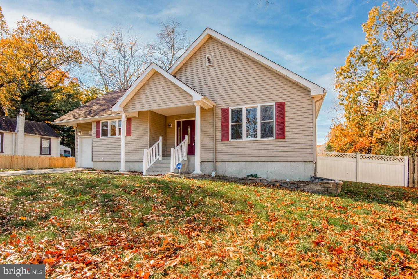 1608 Lake Ave