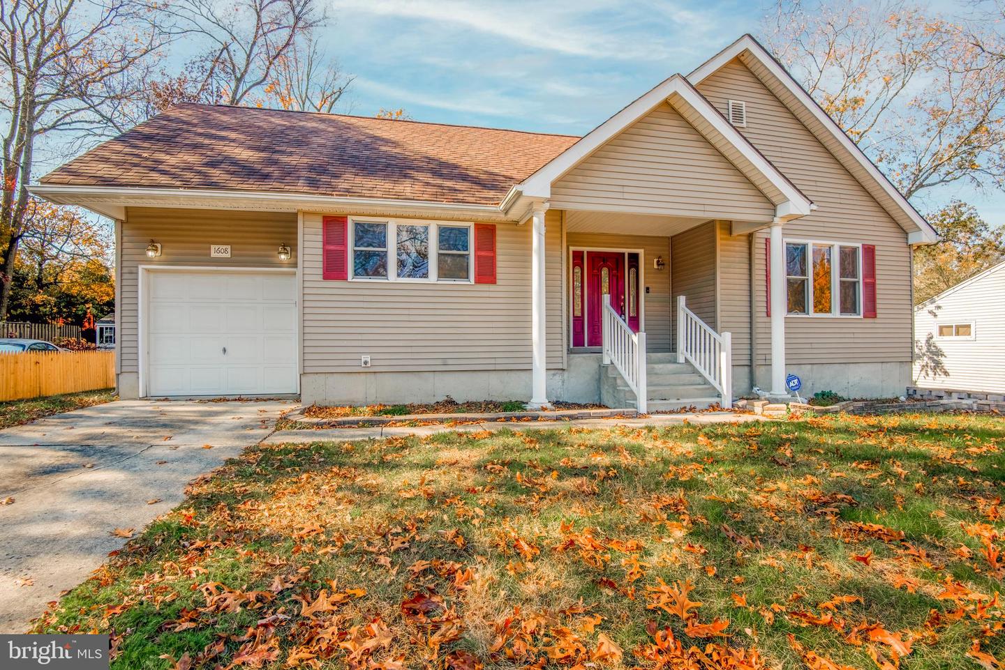 1608 Lake Ave