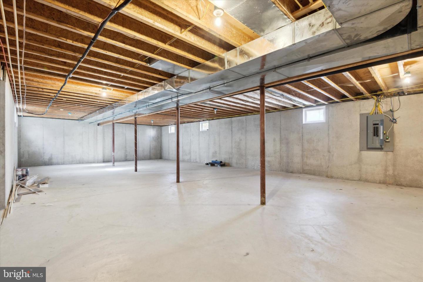 1608 Lake Ave