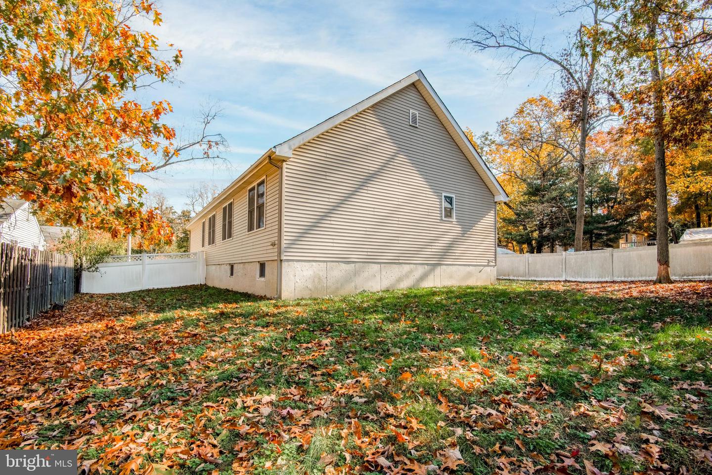 1608 Lake Ave