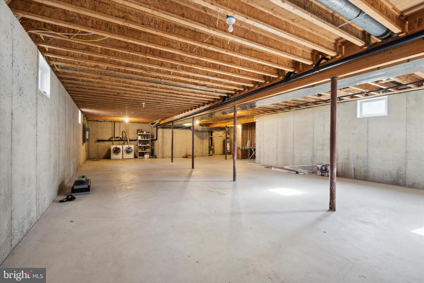 1608 Lake Ave
