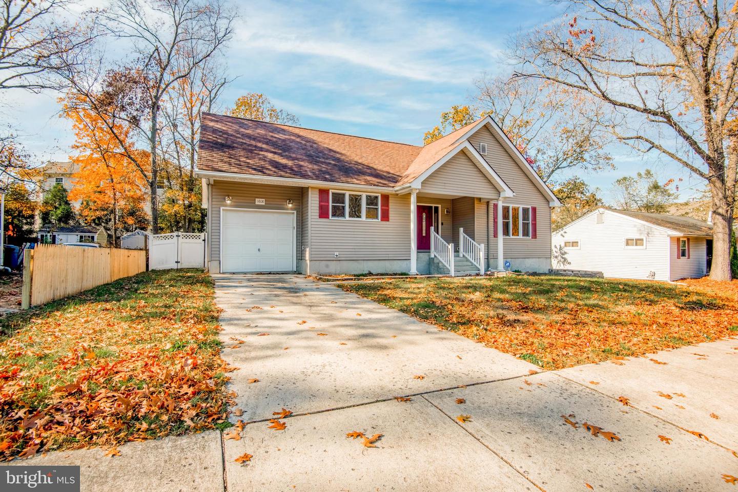 1608 Lake Ave