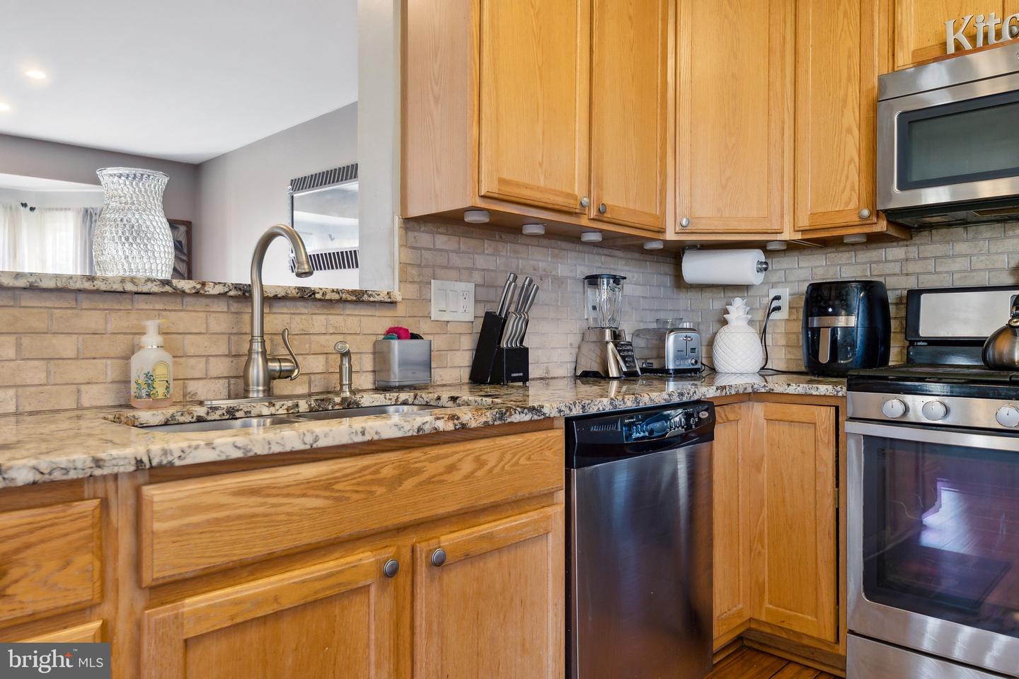 75 Colts Neck Dr