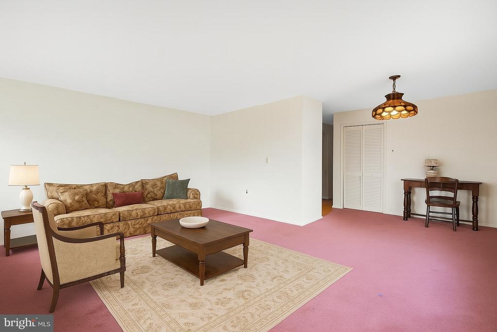 151 Elmtowne Blvd