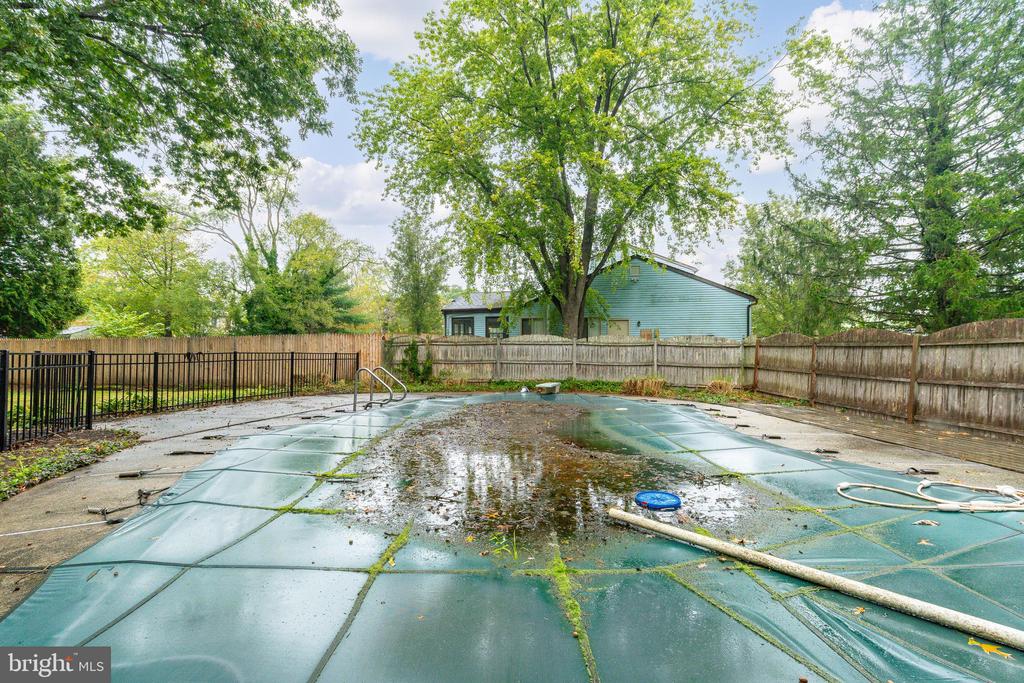 22 MILLS DRIVE