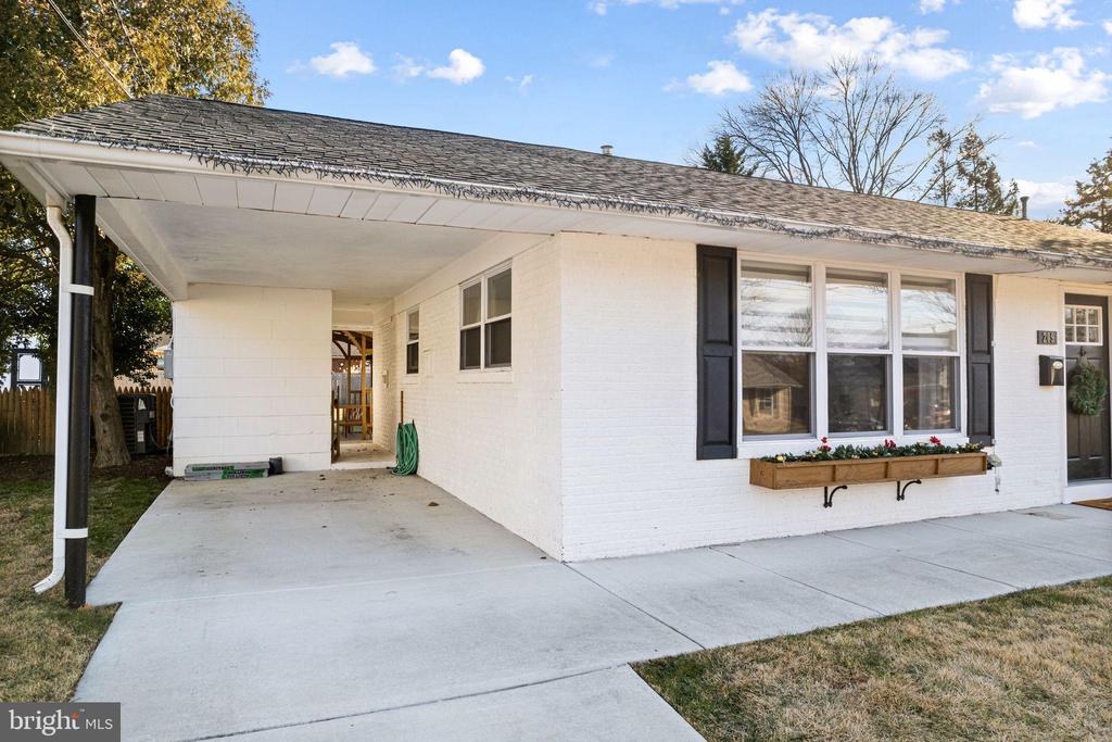 209 BRADLEY AVENUE