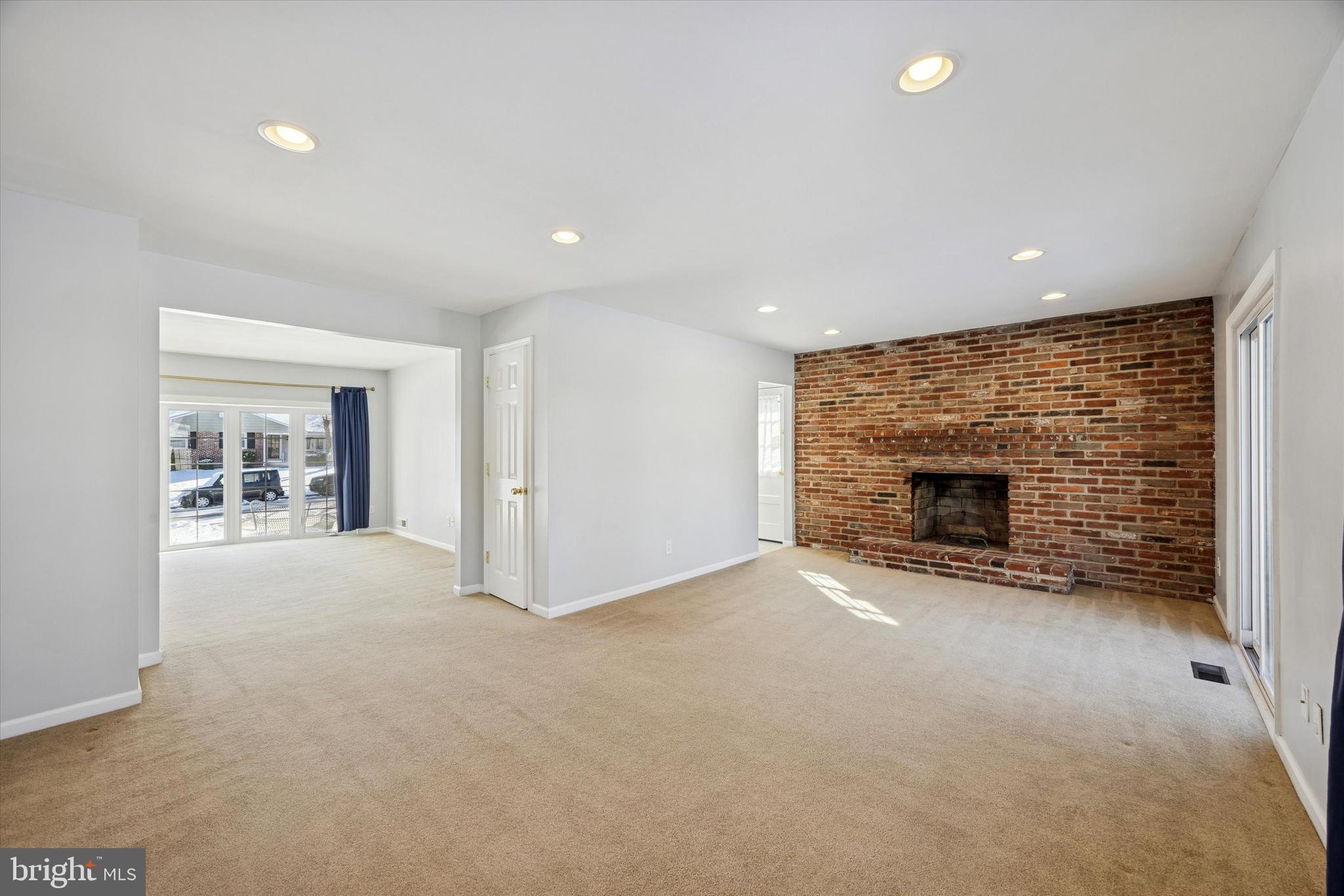 318 BRENTWOOD AVENUE