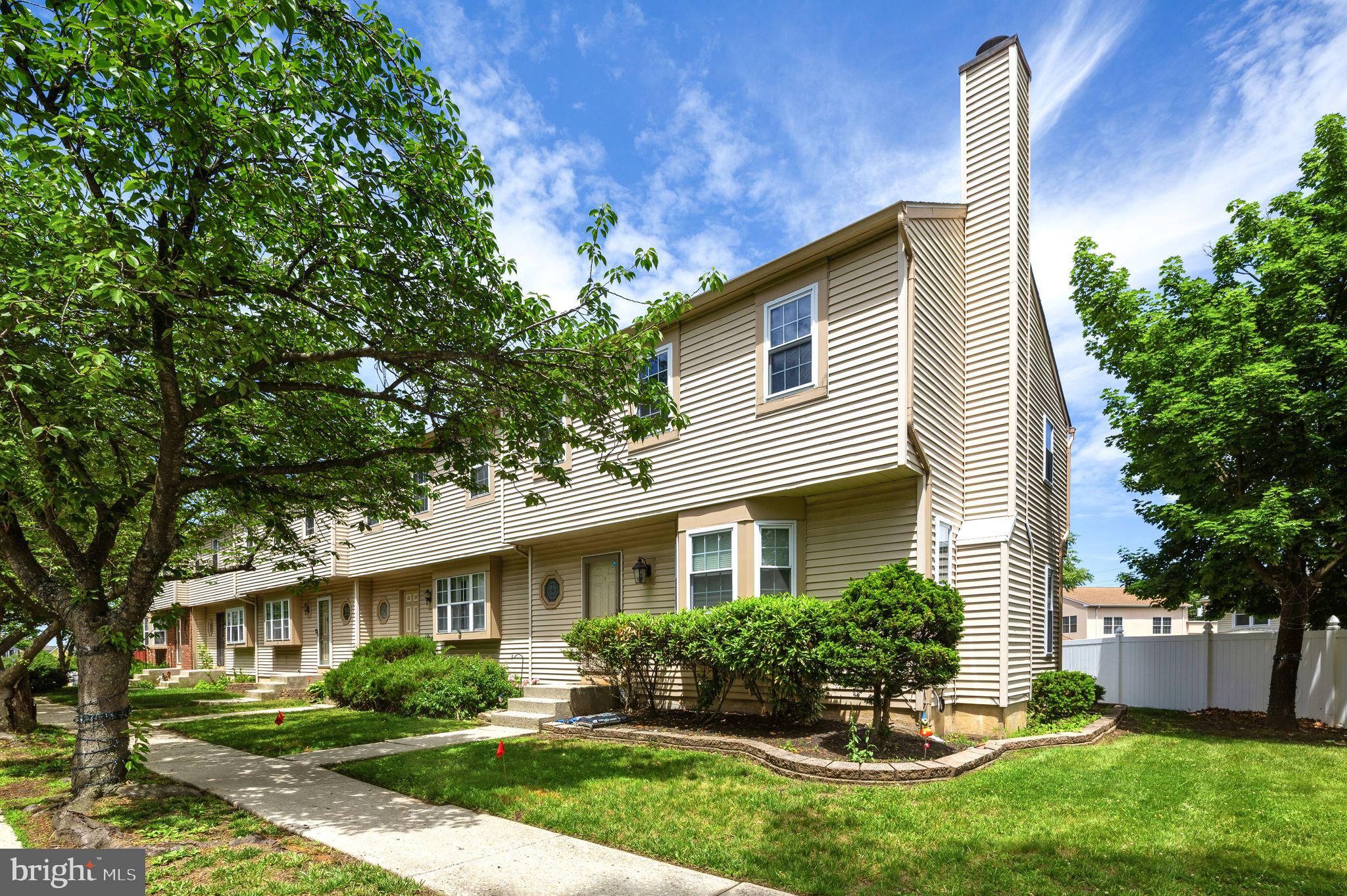 4 FAIRWAY BOULEVARD