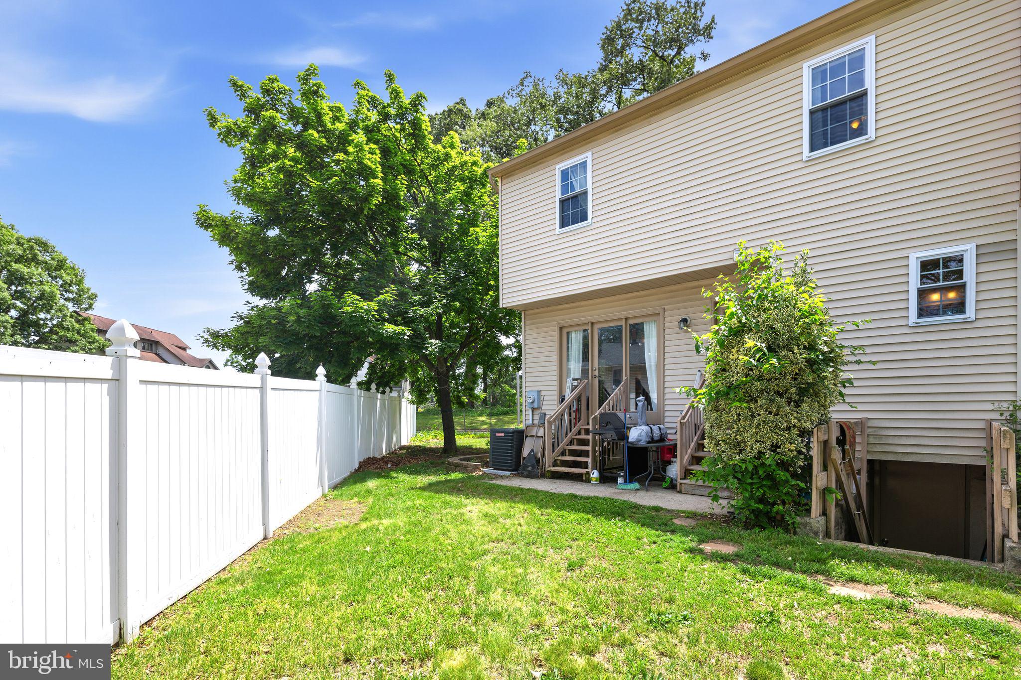 4 FAIRWAY BOULEVARD