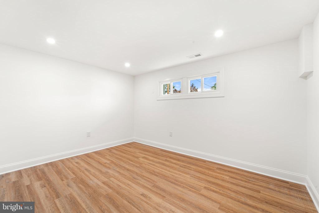213 HOBART DRIVE