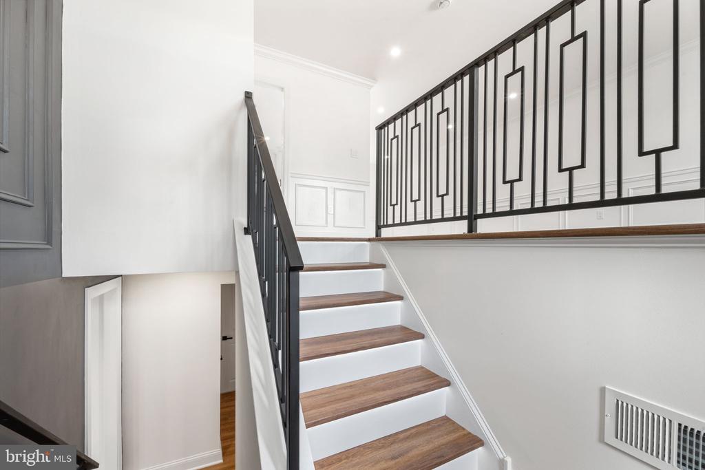 213 HOBART DRIVE