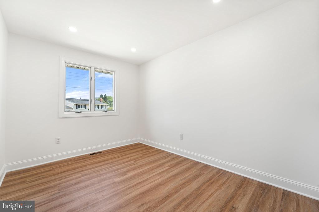 213 HOBART DRIVE