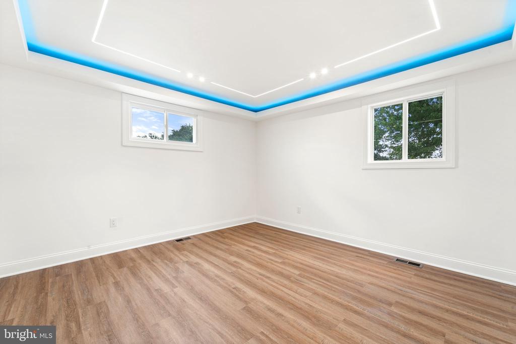 213 HOBART DRIVE