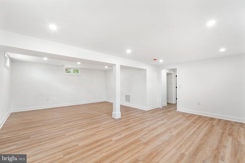 213 HOBART DRIVE