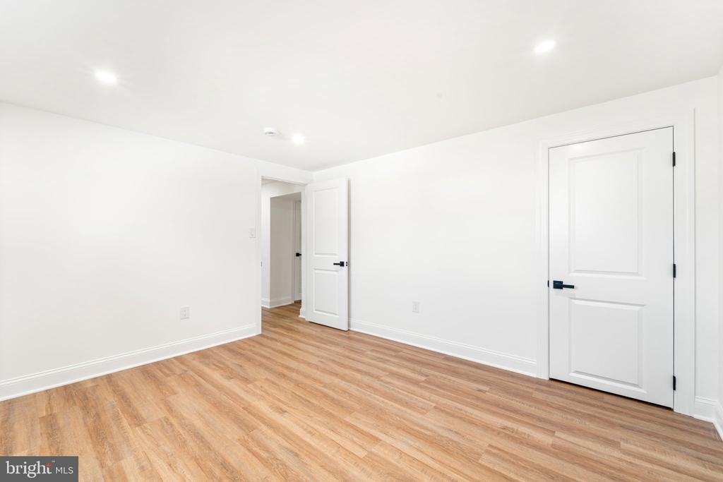 213 HOBART DRIVE
