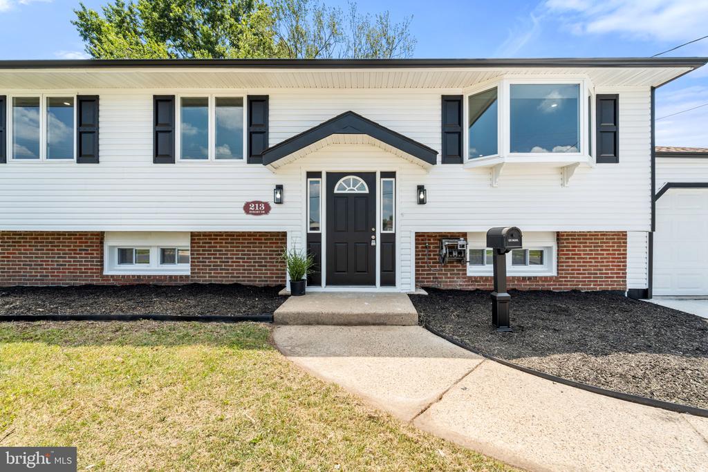 213 HOBART DRIVE