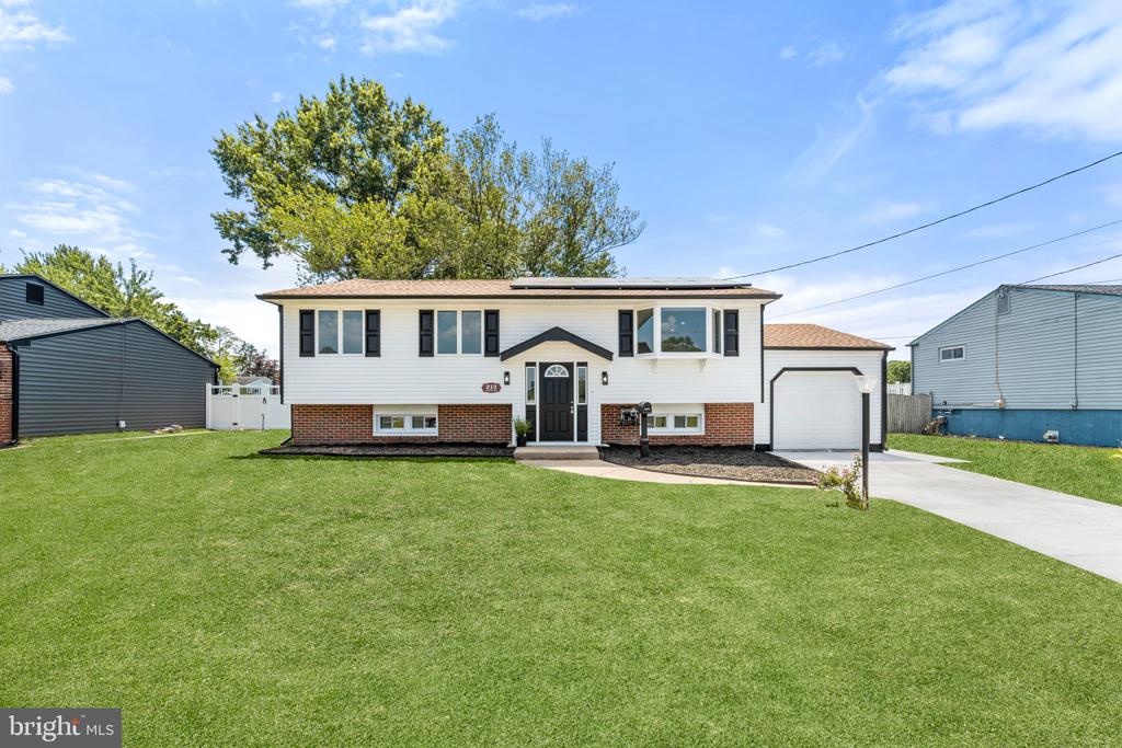 213 HOBART DRIVE