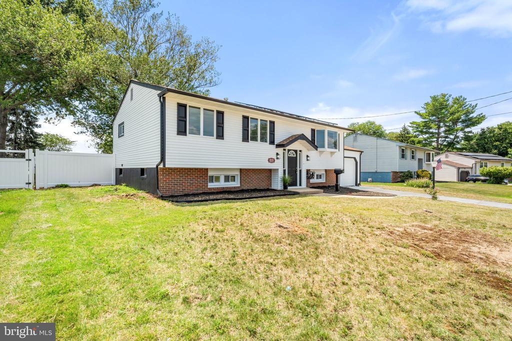 213 HOBART DRIVE