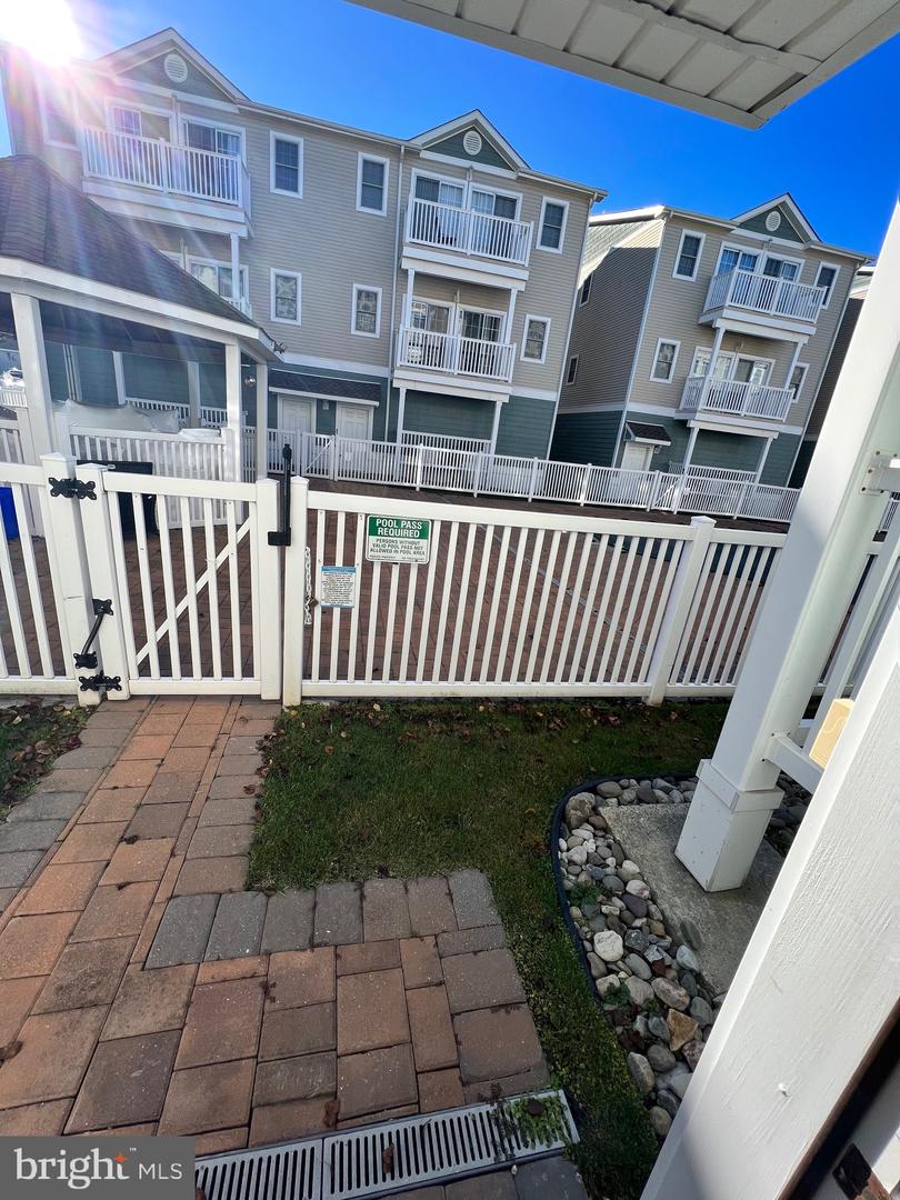 422 W Hand Ave #102