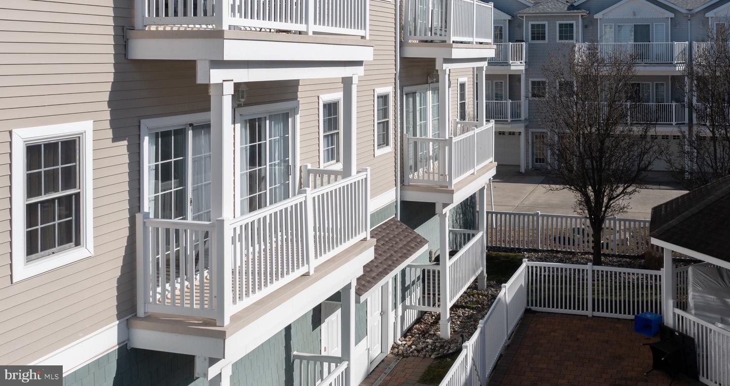 422 W Hand Ave #102