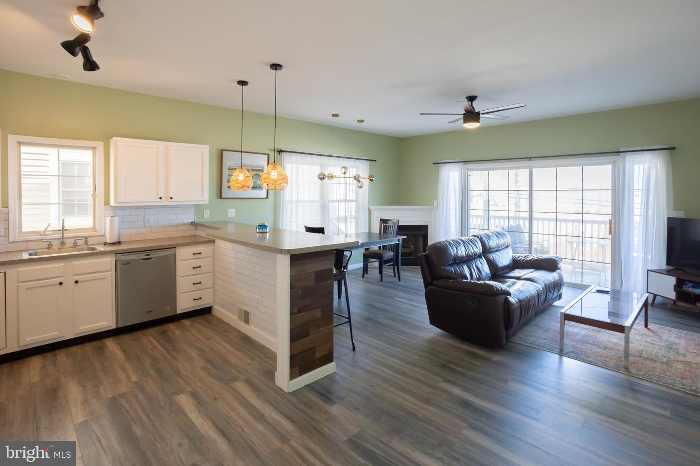 422 W Hand Ave #102