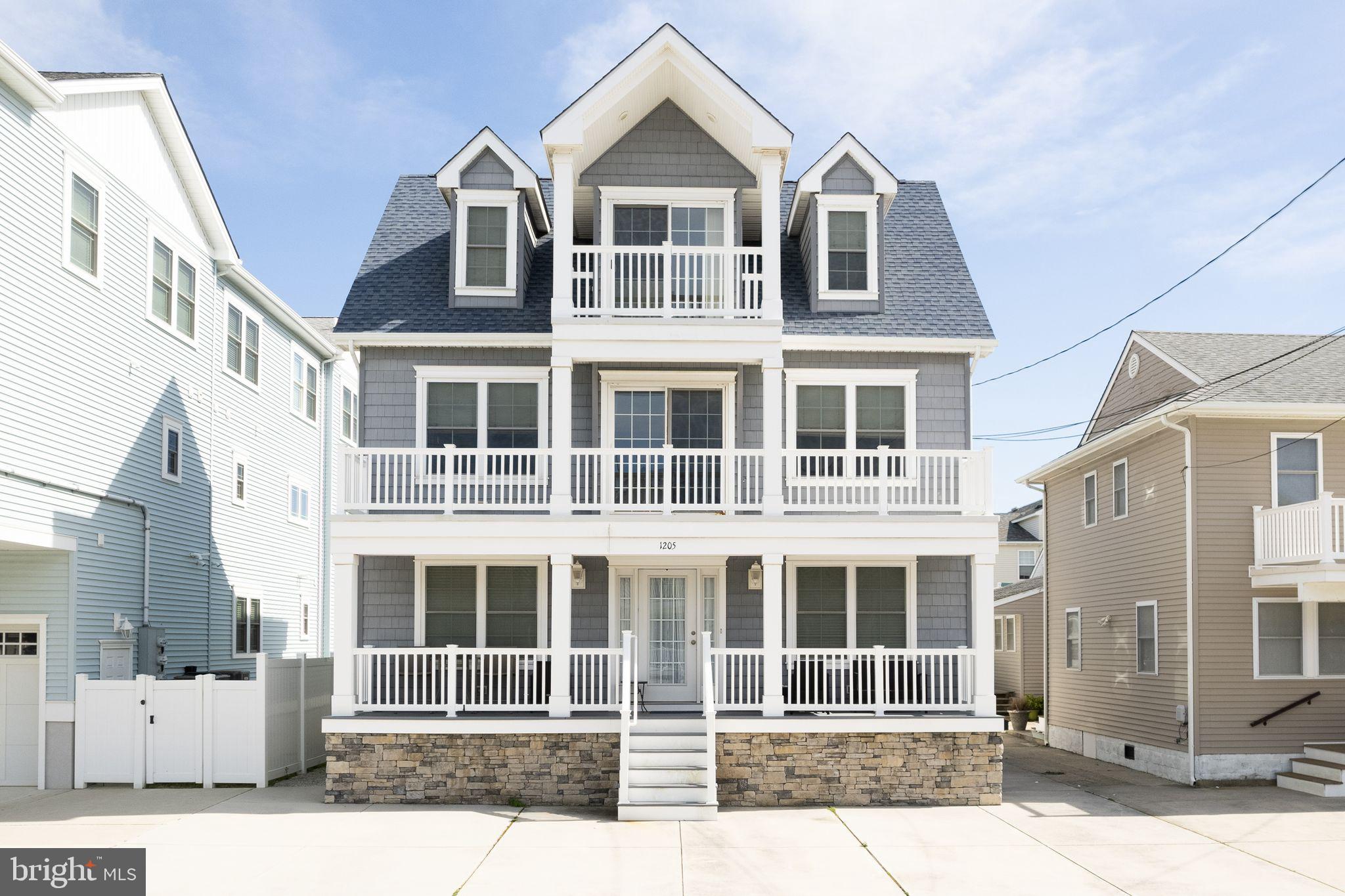 1205 Ocean Ave #B