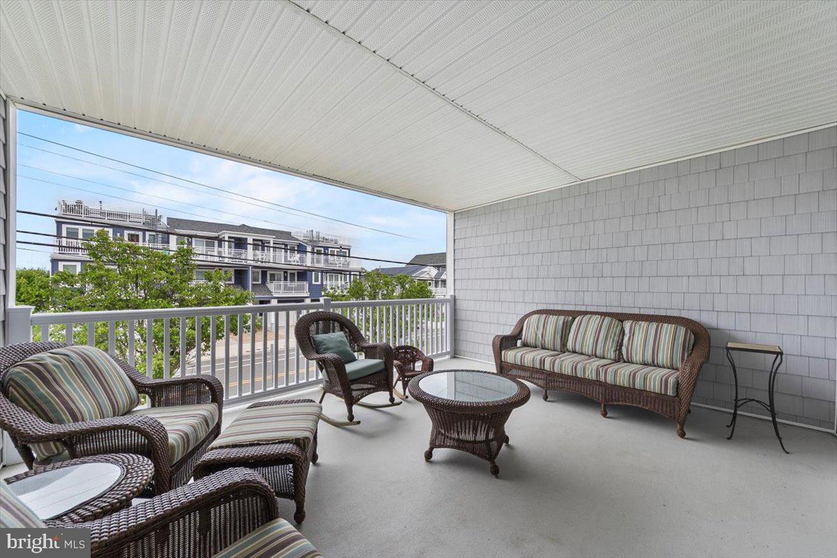 400 E 5th Ave #101